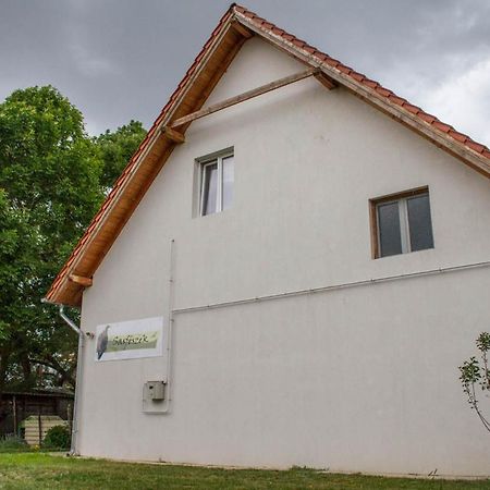 Sasfészek - Falusi szálláshely Hortobágy Exterior foto